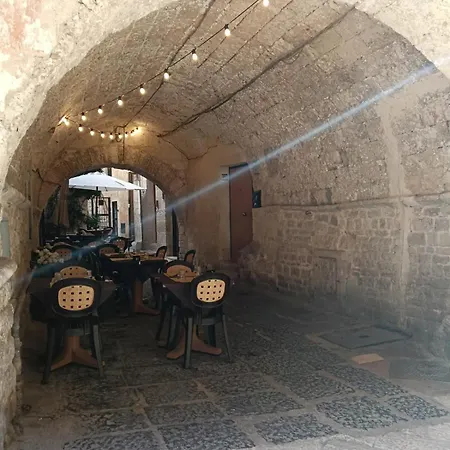Gasthuis Dimora D'archi 3*